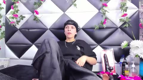 megan_thompsonn_ online show from 2, 10, 2025