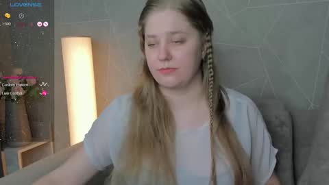 Snapshot of megan_violer chatting on 12, 12, 2024 Megan Mon Fri  1600-2200pm Tue Wen Sat 0900-1600pm online show from 12, 12, 2024