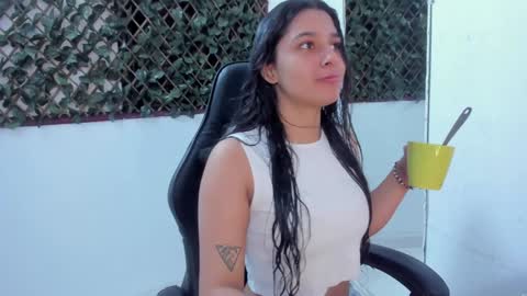 megan white 01  online show from 3, 2, 2025