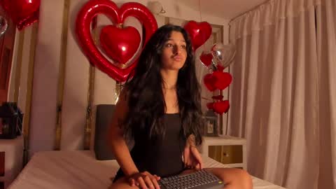 megan white 01  online show from 19, 2, 2025