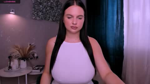 Meganberry online show from 8, 10, 2025