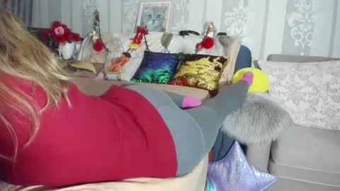 Snapshot of meganfox3325 chatting on 13, 2, 2025 Nicki--------- Welcome to my Room online show from 13, 2, 2025