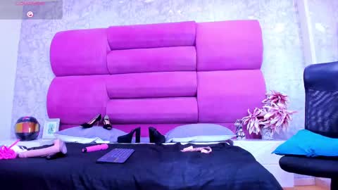 Snapshot of meganfoxxi_ chatting on 2, 3, 2025 MeganFOXXI online show from 2, 3, 2025