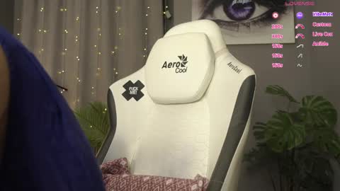 MeganieX online show from 25, 10, 2025