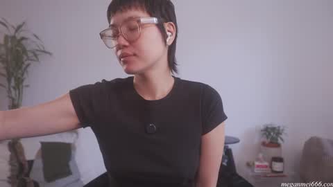 Snapshot of meganmei666 chatting on 20, 4, 2026 for more 3 online show from 20, 4, 2026