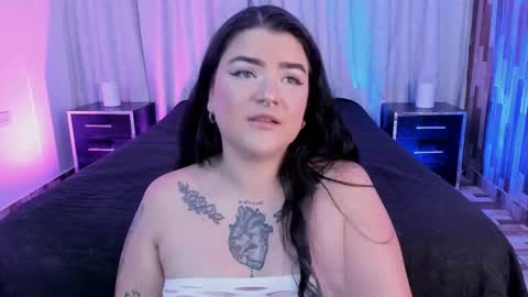 Snapshot of megann_32 chatting on 3, 10, 2025 Megan online show from 3, 10, 2025