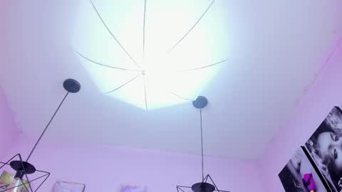 Megann Noa  online show from 3, 10, 2025