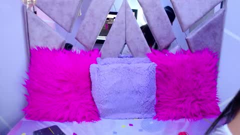 Megann Noa  online show from 24, 10, 2025