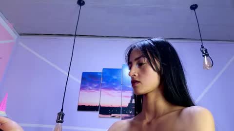 Megann Noa  online show from 28, 10, 2025