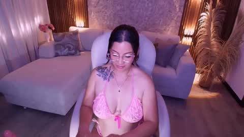 Megan  online show from 27, 10, 2025