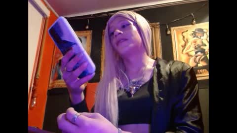 Snapshot of megannixx chatting on 7, 10, 2025 megannixx online show from 7, 10, 2025