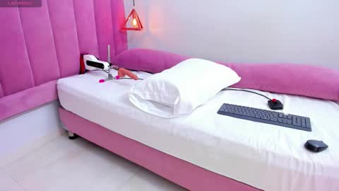 Megan  online show from 4, 10, 2025