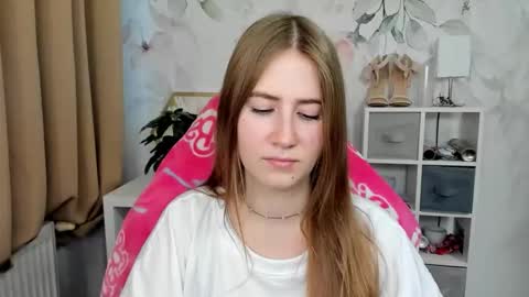 Snapshot of meganx_candy chatting on 5, 12, 2025 Megan online show from 5, 12, 2025