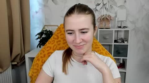 Snapshot of meganx_candy chatting on 7, 1, 2026 Megan online show from 7, 1, 2026