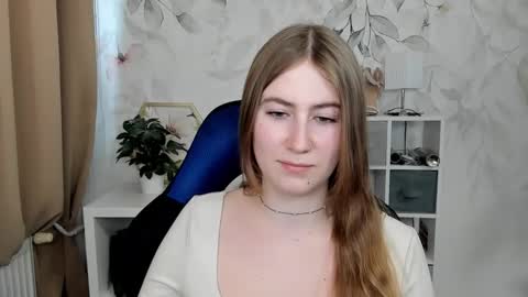 Snapshot of meganx_candy chatting on 14, 4, 2026 Megan online show from 14, 4, 2026