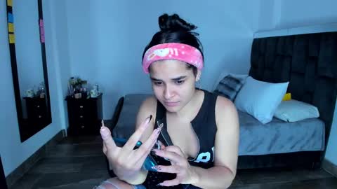 Megan Xue online show from 11, 2, 2025