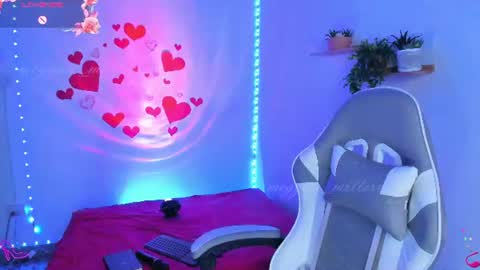   online show from 19, 6, 2026