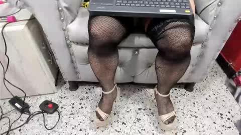 Snapshot of meggancurvy chatting on 20, 12, 2025 meggancurvy online show from 20, 12, 2025