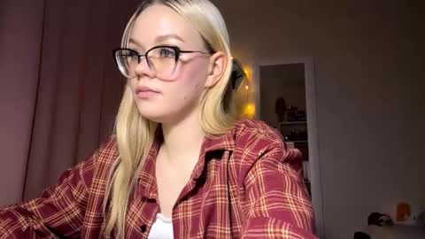 Snapshot of megganskurski chatting on 11, 3, 2026 Mia online show from 11, 3, 2026