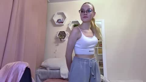 Snapshot of megganskurski chatting on 14, 3, 2026 Mia online show from 14, 3, 2026