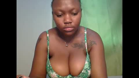 Snapshot of meghan_spice chatting on 25, 9, 2025 meghan_spice online show from 25, 9, 2025