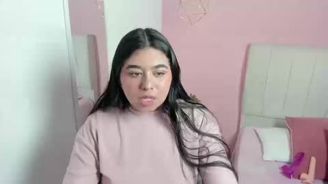 Snapshot of mehilinlee chatting on 22, 9, 2025 mehilinlee online show from 22, 9, 2025