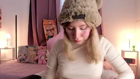Snapshot of meikitty chatting on 3, 7, 2026 Mei online show from 3, 7, 2026