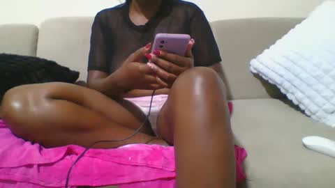 Snapshot of mel_candi94 chatting on 16, 2, 2025 pretty online show from 16, 2, 2025