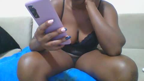 Snapshot of mel_candi94 chatting on 11, 3, 2025 pretty online show from 11, 3, 2025