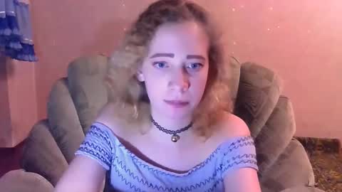 Snapshot of mel_mellie chatting on 5, 2, 2025 Mel Mellie online show from 5, 2, 2025