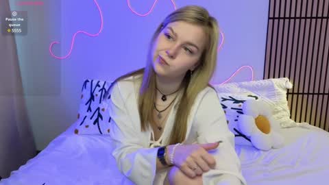 Mel online show from 6, 2, 2025