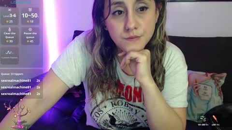 Snapshot of mel_raise chatting on 5, 12, 2024 mel raise online show from 5, 12, 2024