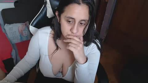 Snapshot of mel_raise chatting on 19, 5, 2026 mel raise online show from 19, 5, 2026