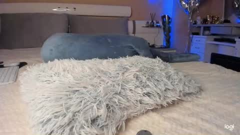 Snapshot of mela911carrera chatting on 16, 10, 2025 Start every day 2000 - 700 online show from 16, 10, 2025