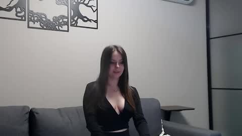 Snapshot of meladams chatting on 11, 1, 2025 meladams online show from 11, 1, 2025