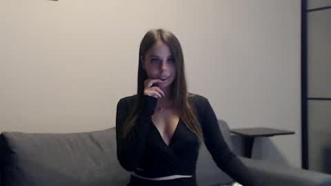 Snapshot of meladams chatting on 20, 9, 2025 meladams online show from 20, 9, 2025