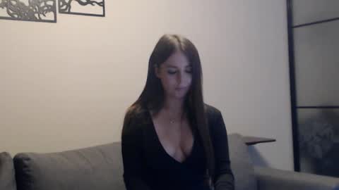 Snapshot of meladams chatting on 20, 11, 2025 meladams online show from 20, 11, 2025