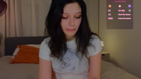 Snapshot of melan1e_ chatting on 4, 12, 2024 mel online show from 4, 12, 2024