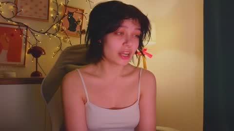 Snapshot of melan1e_ chatting on 2, 2, 2025 mel online show from 2, 2, 2025