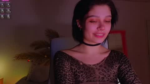 Snapshot of melan1e_ chatting on 2, 2, 2025 mel online show from 2, 2, 2025