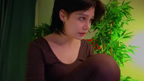 Snapshot of melan1e_ chatting on 23, 2, 2025 mel online show from 23, 2, 2025