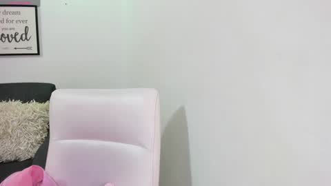 Snapshot of melan_owen chatting on 11, 1, 2025 melan_owen online show from 11, 1, 2025