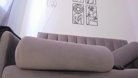 Snapshot of melani_greyy chatting on 28, 10, 2025 melani greyy online show from 28, 10, 2025