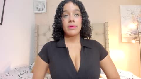 Snapshot of melania_xtreme chatting on 6, 10, 2025 melania_xtreme online show from 6, 10, 2025