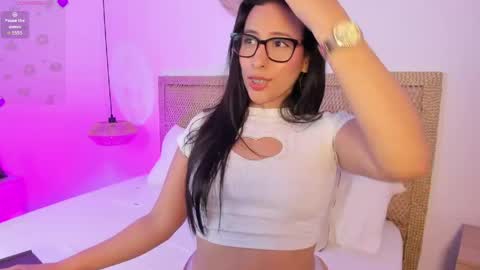 Snapshot of melaniejeann_ chatting on 15, 5, 2026 melaniejeann_ online show from 15, 5, 2026