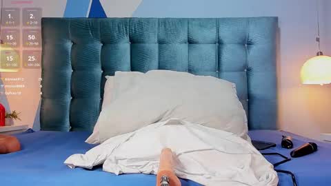 Snapshot of melanierioss_ chatting on 7, 1, 2025        online show from 7, 1, 2025