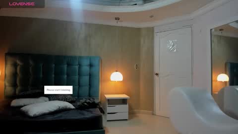 Snapshot of melanierioss_ chatting on 28, 9, 2025        online show from 28, 9, 2025