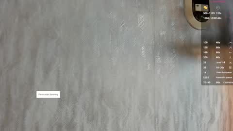 Snapshot of melanierioss_ chatting on 4, 10, 2025        online show from 4, 10, 2025