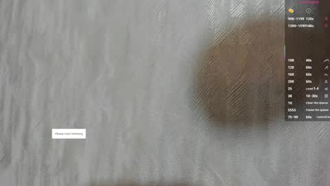 Snapshot of melanierioss_ chatting on 12, 10, 2025        online show from 12, 10, 2025