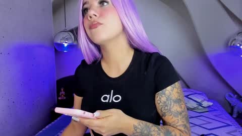 Snapshot of melanieroux chatting on 22, 1, 2025 Melanie Roux online show from 22, 1, 2025